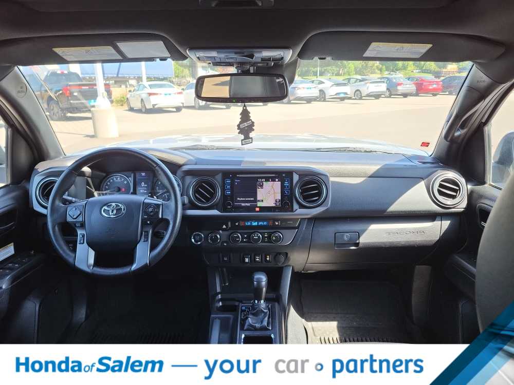 Thumbnail: 2019 Toyota Tacoma - 10