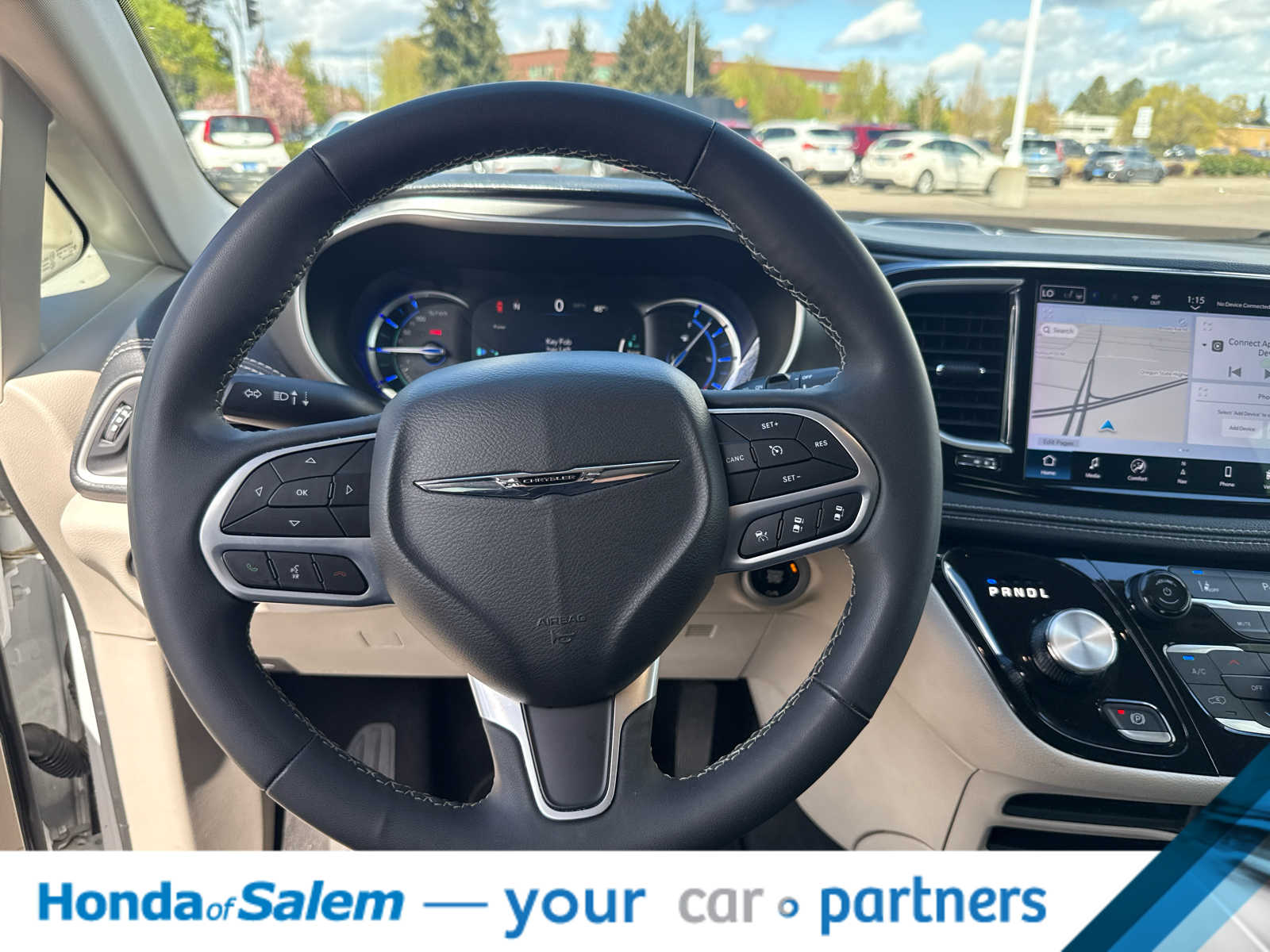 Thumbnail: 2024 Chrysler Pacifica - 15