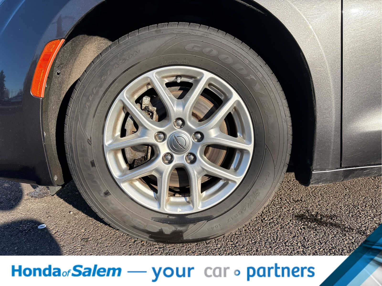 Thumbnail: 2023 Chrysler Voyager - 11