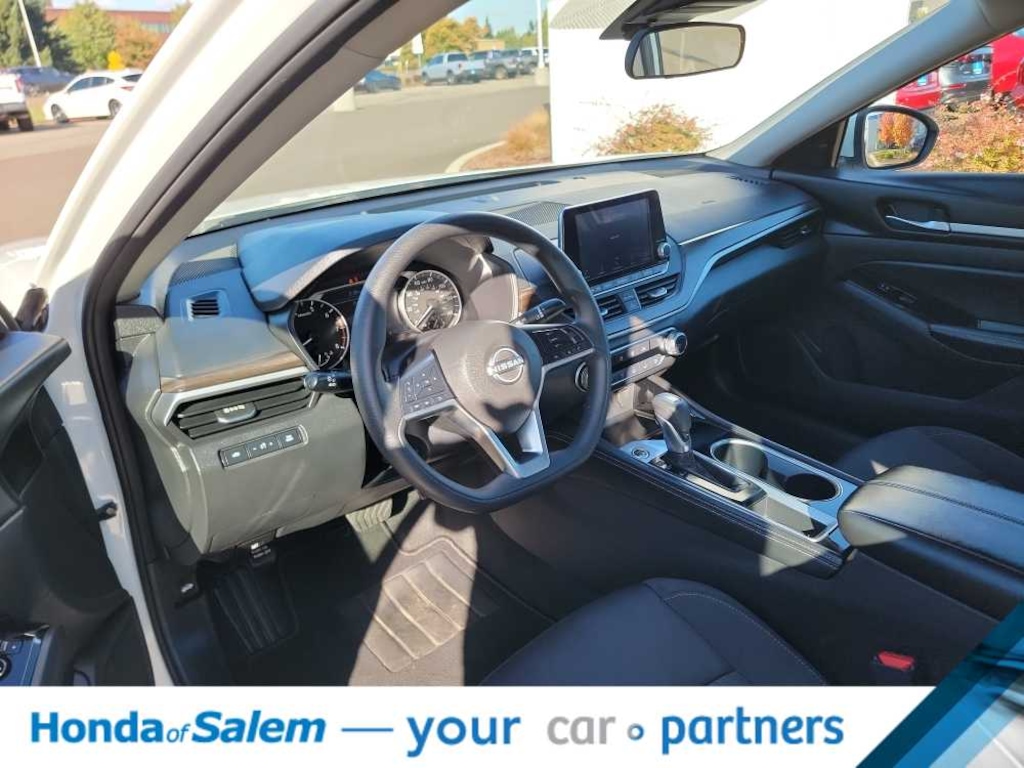 Used 2023 Nissan Altima 2.5 SV Sedan