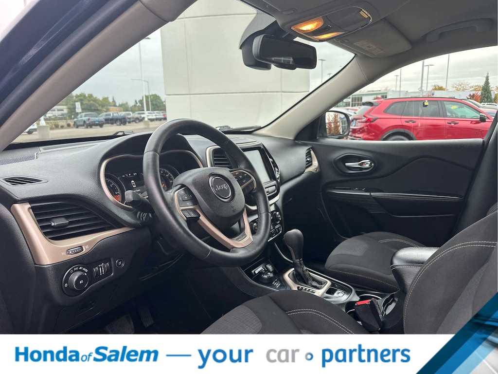 Used 2015 Jeep Cherokee Latitude 4x4 SUV