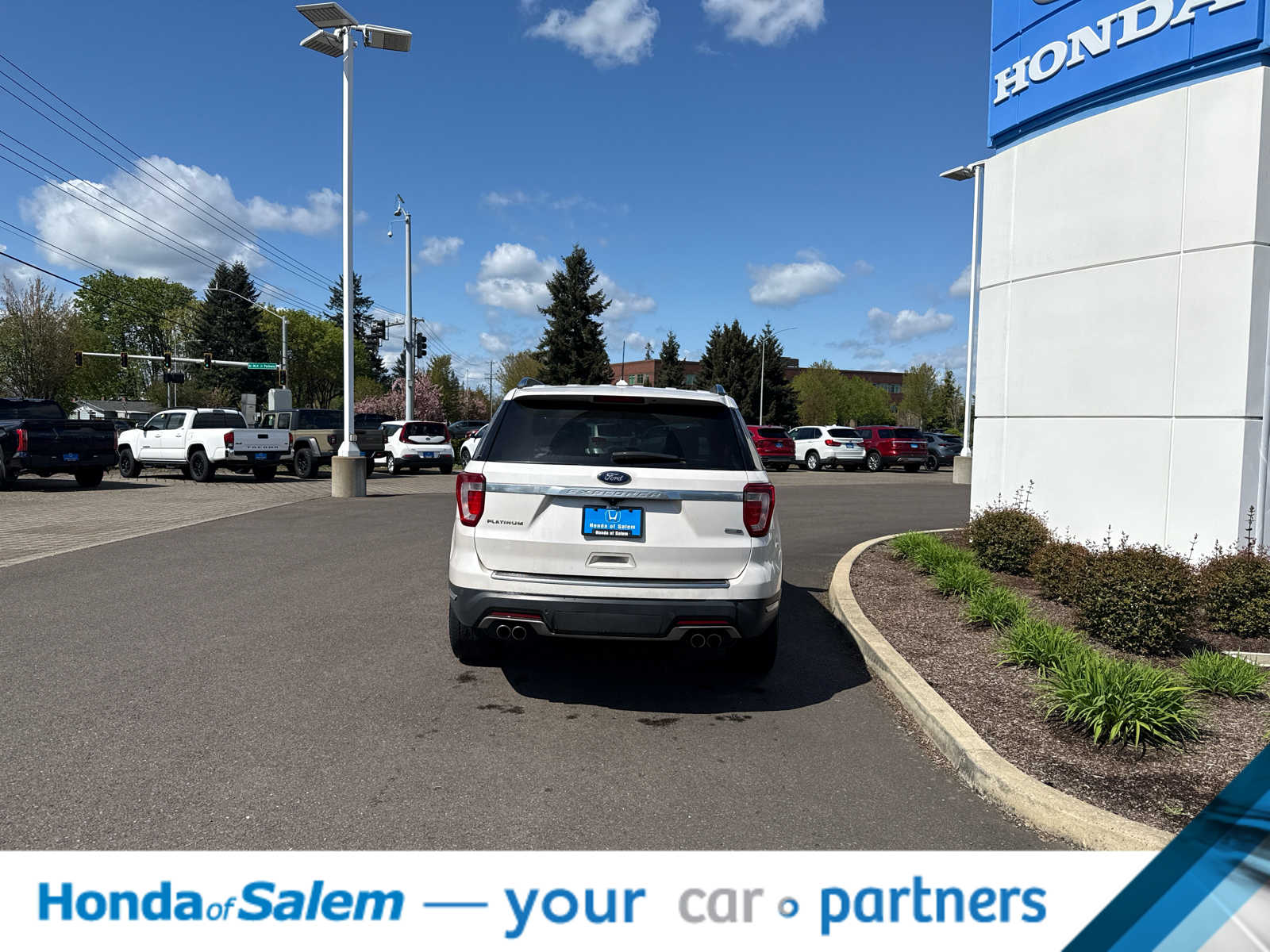 Thumbnail: 2018 Ford Explorer - 5