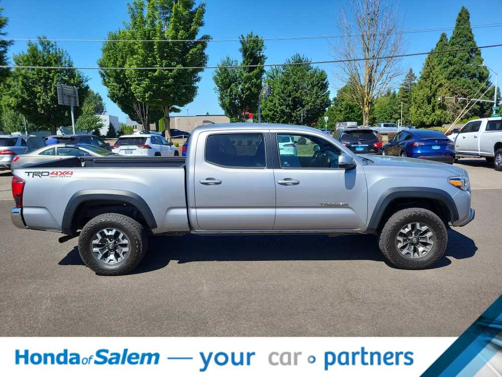 Thumbnail: 2019 Toyota Tacoma - 23