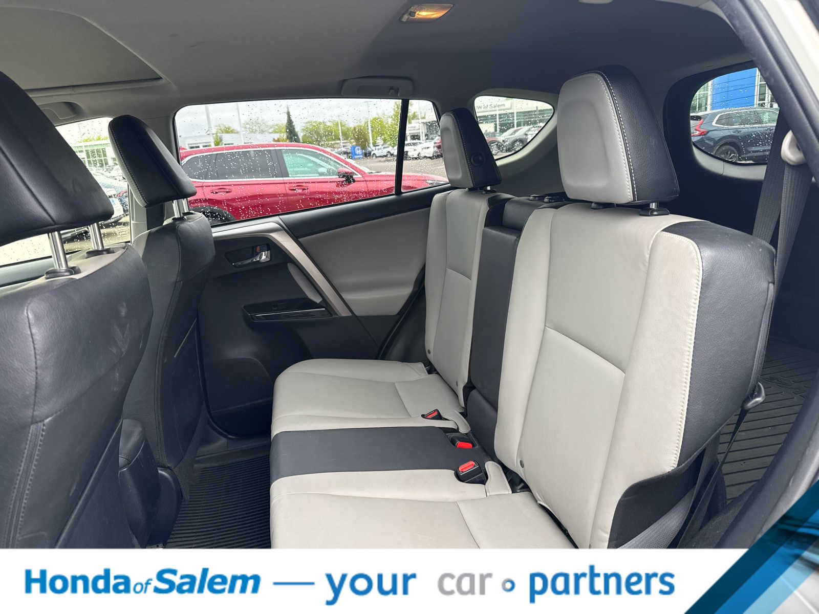 Thumbnail: 2018 Toyota RAV4 - 14