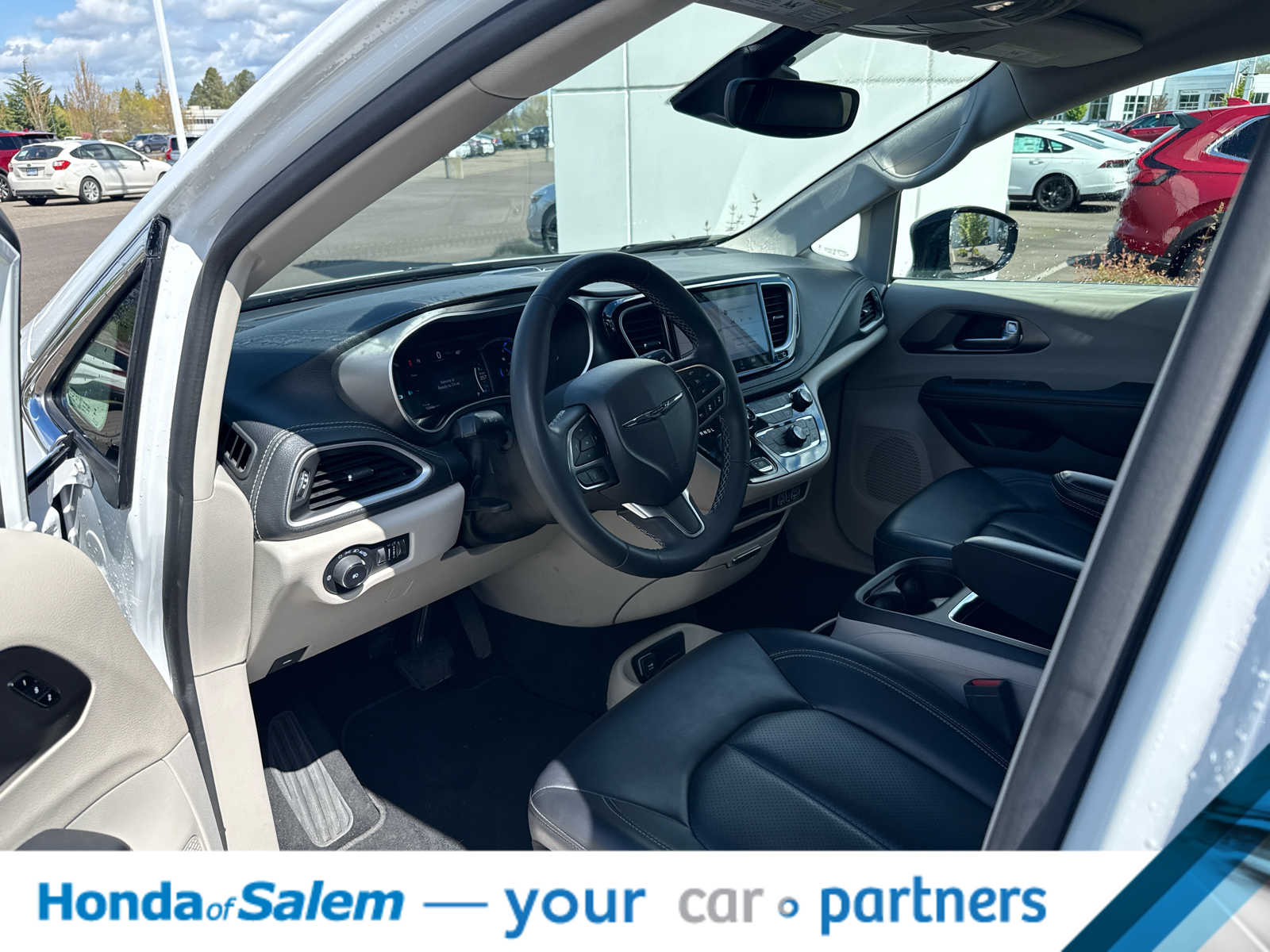 Thumbnail: 2024 Chrysler Pacifica - 2