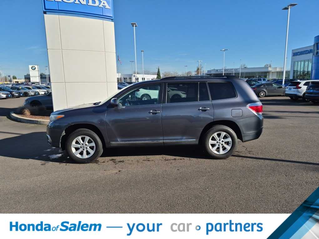 Thumbnail: 2012 Toyota Highlander - 3