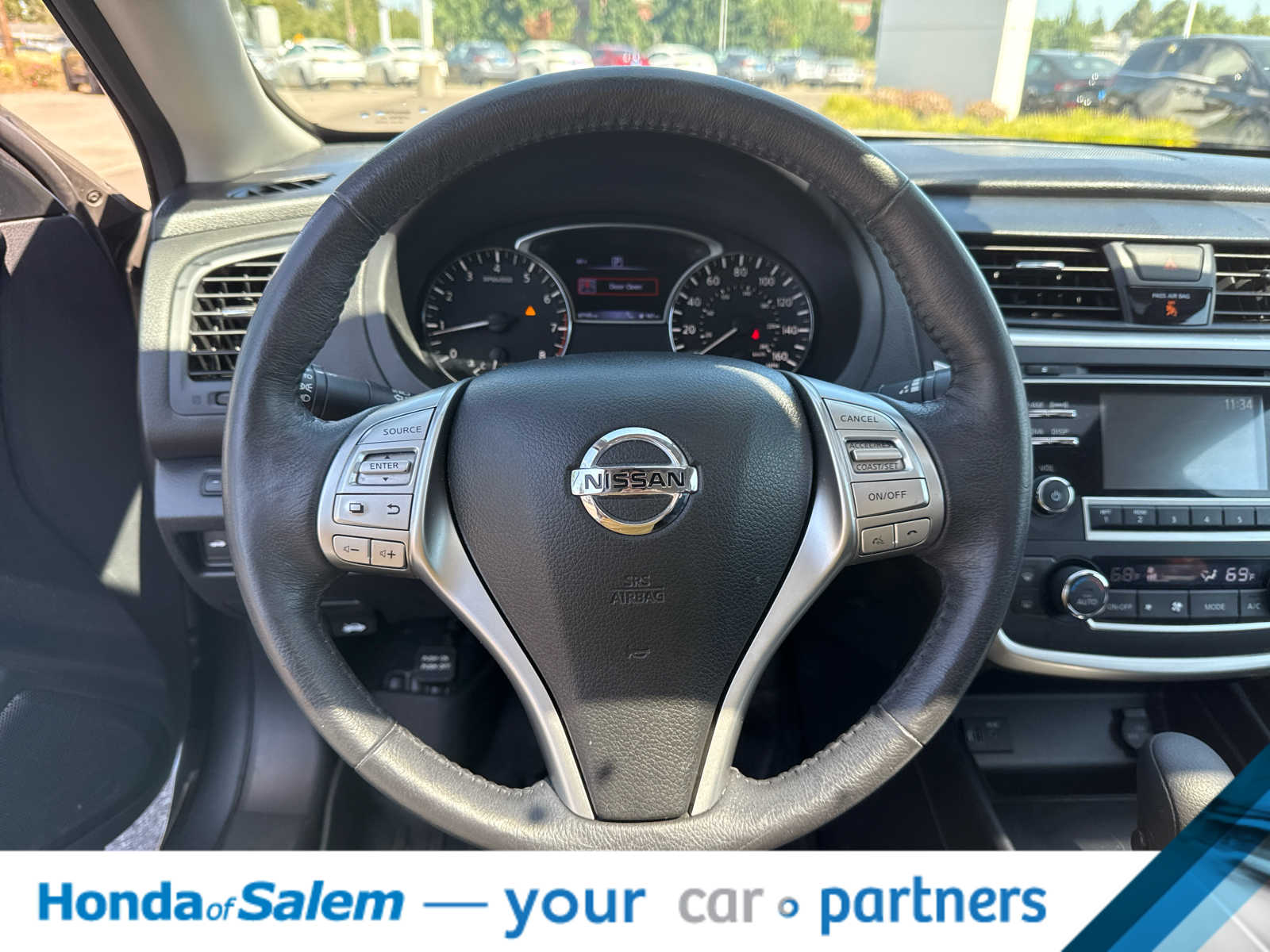 Thumbnail: 2017 Nissan Altima - 21
