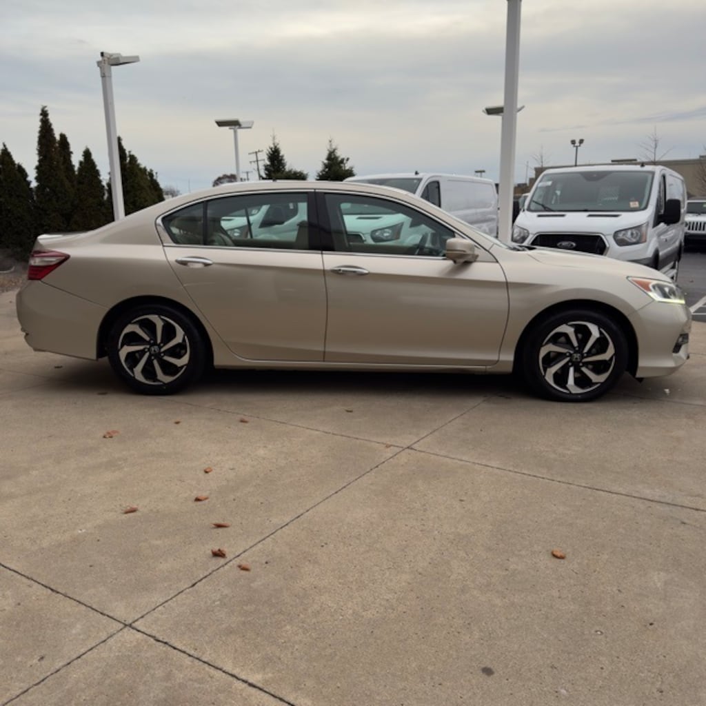 Used 2017 Honda Accord EX-L Sedan