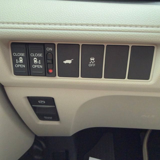 2025 Honda Odyssey EX-L - Photo 28