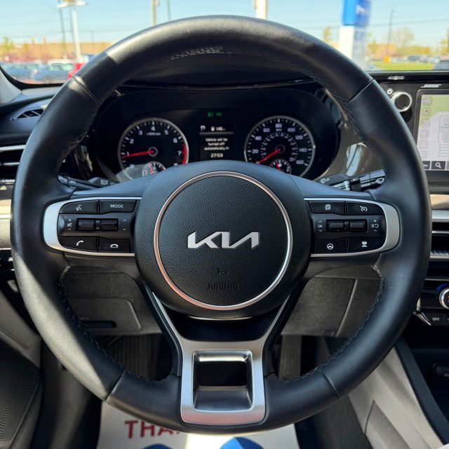 2023 Kia K5 EX - Photo 17