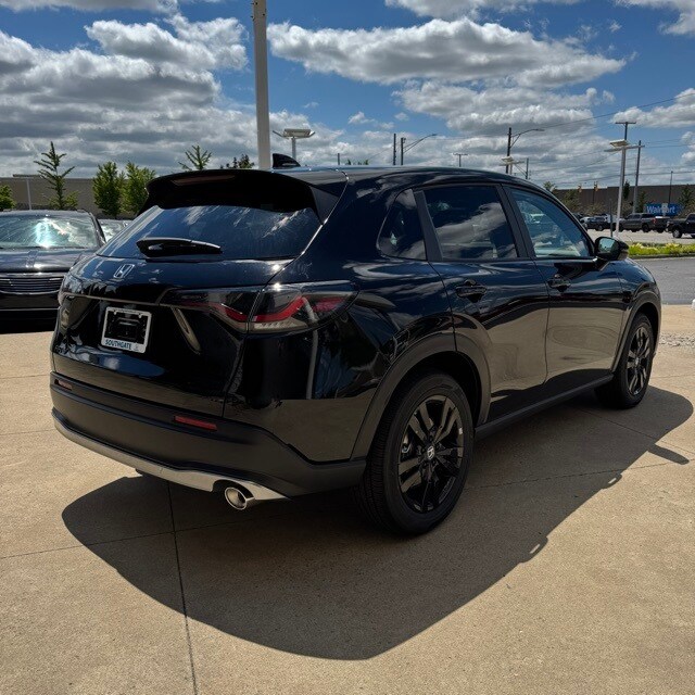 2026 Honda HR-V Sport photo 3