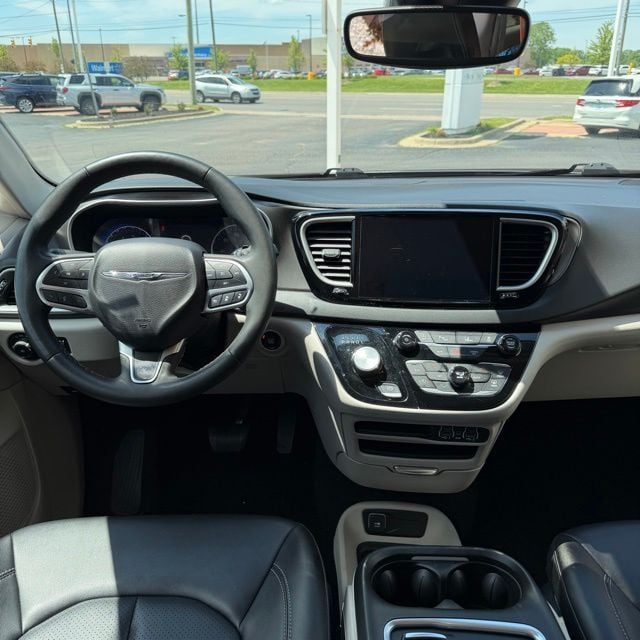 2024 Chrysler Pacifica Touring L - Photo 17