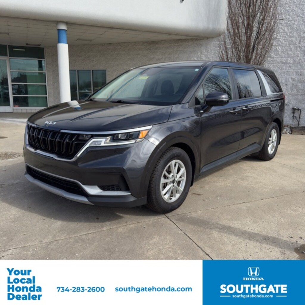 Used 2024 Kia Carnival LX Minivan/Van