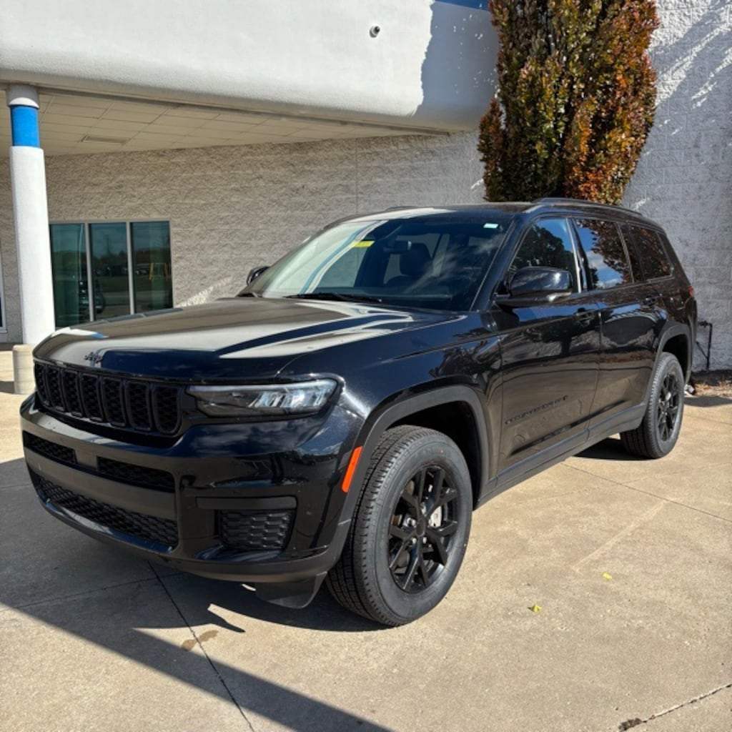 Used 2024 Jeep Grand Cherokee L Altitude SUV