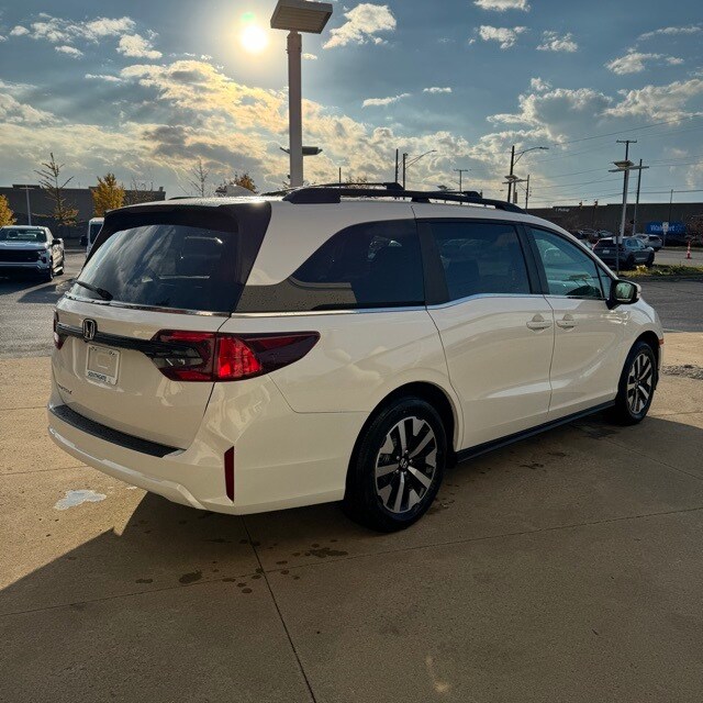 2026 Honda Odyssey EX-L photo 3