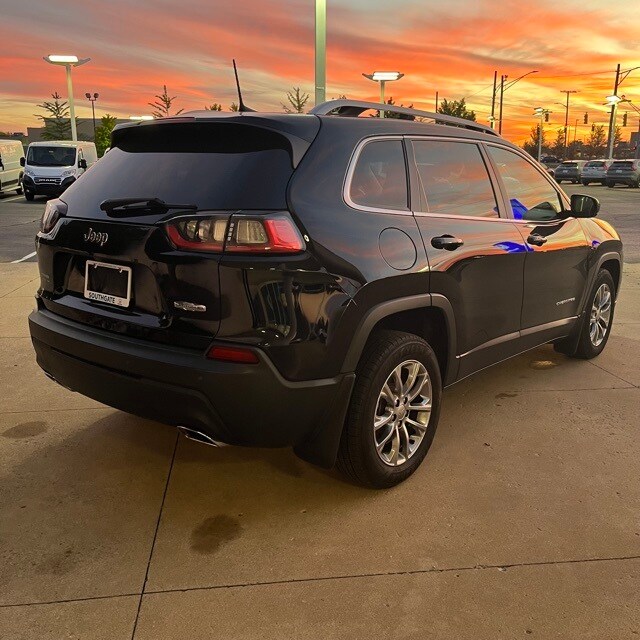 2021 Jeep Cherokee Latitude Lux photo 3