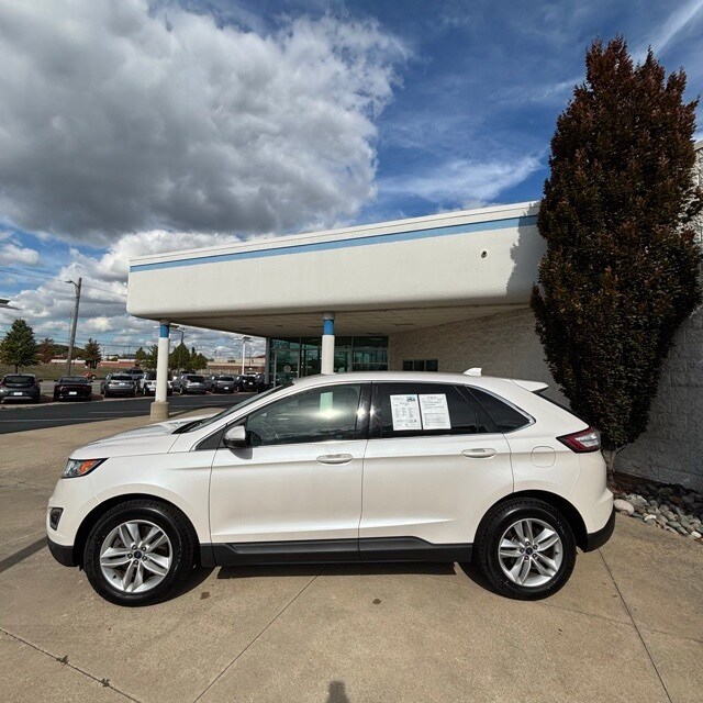 2016 Ford Edge SEL photo 4