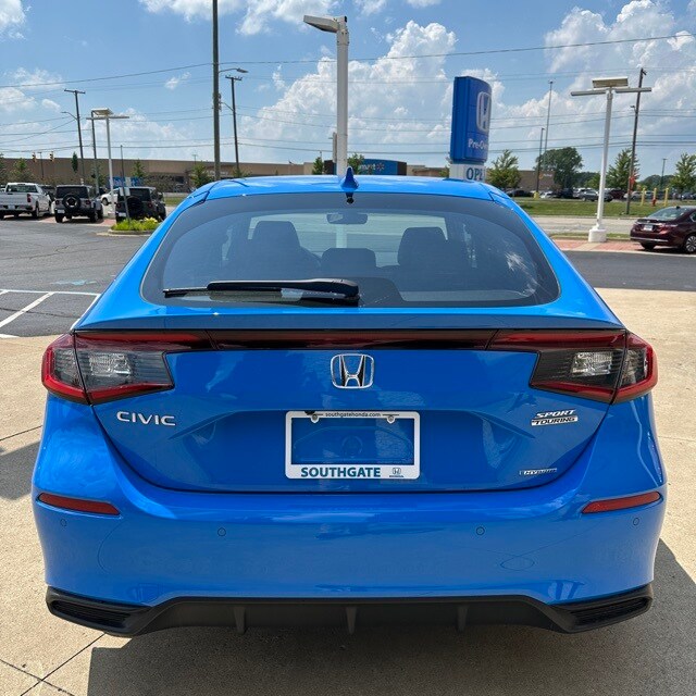 2026 Honda Civic Hybrid Sport Touring Hatchback photo 4