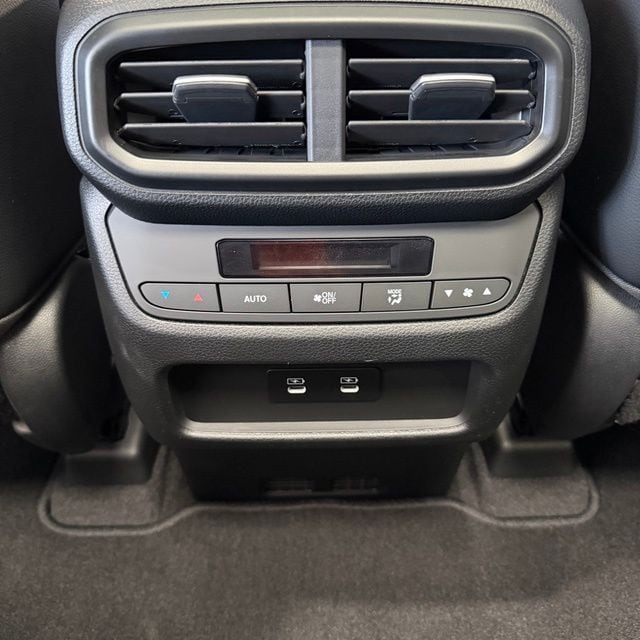 2026 Honda Pilot Touring - Photo 15