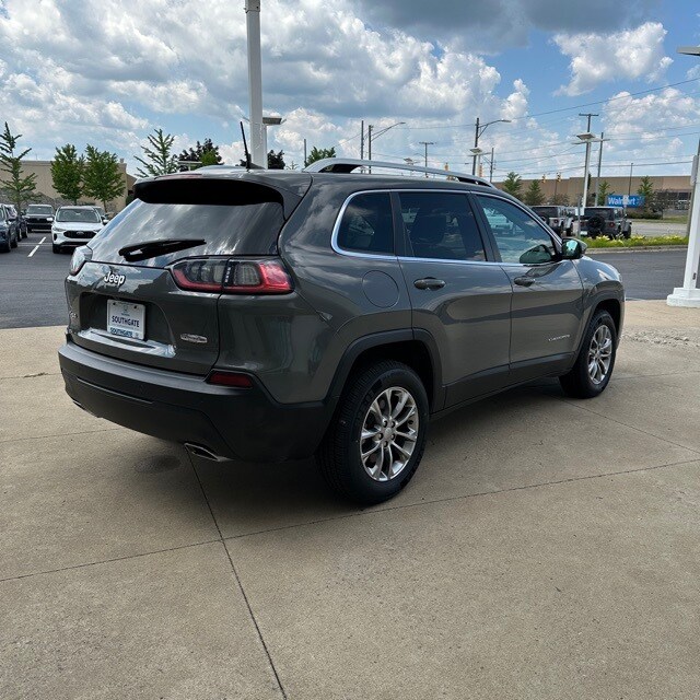 2021 Jeep Cherokee Latitude Lux photo 3