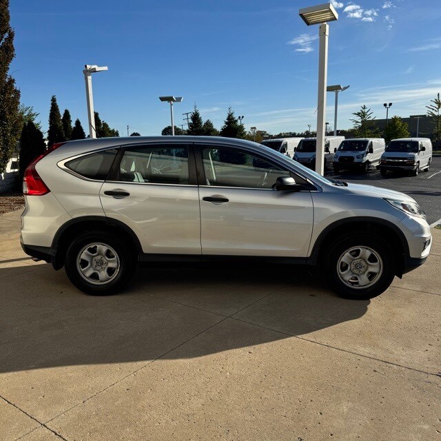2016 Honda CR-V LX photo 2