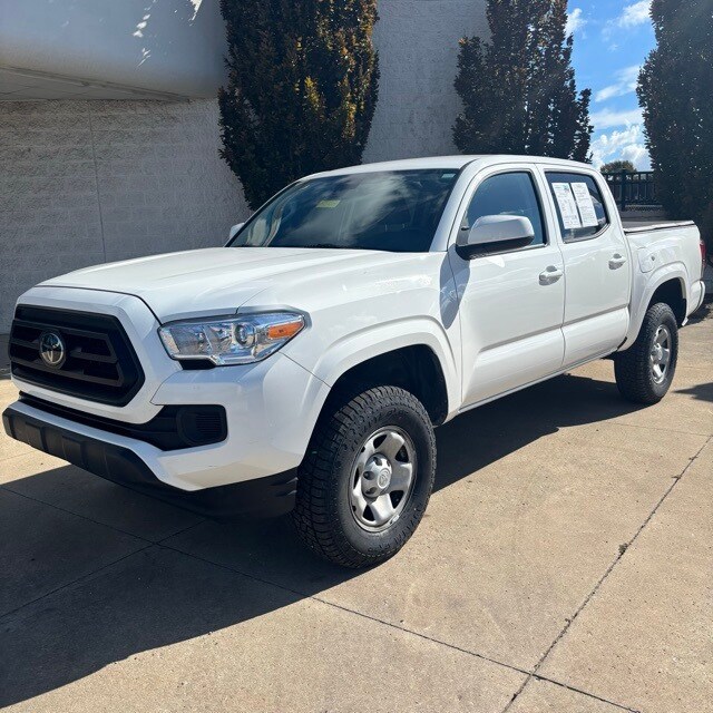 2022 Toyota Tacoma SR photo 2