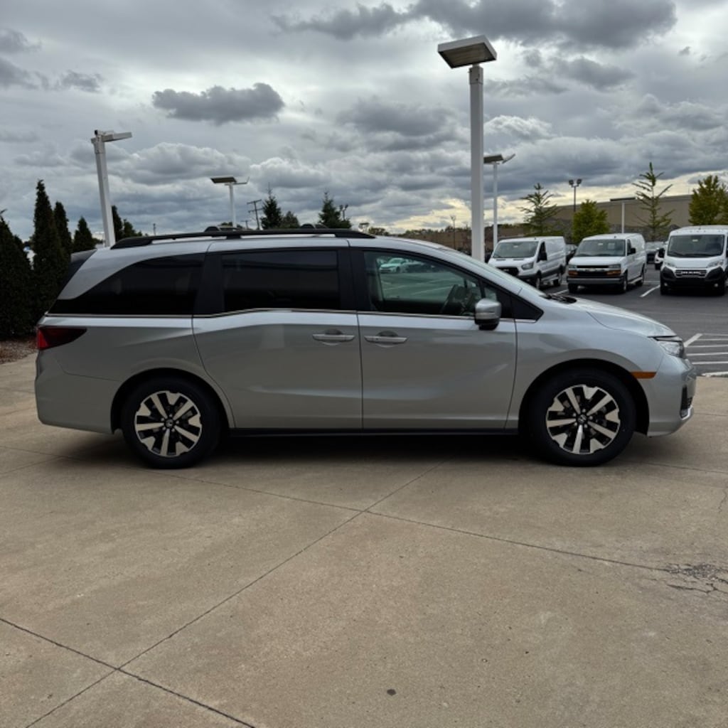 New 2026 Honda Odyssey EX-L Van Passenger
