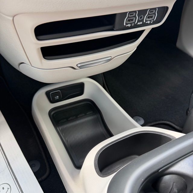 2023 Chrysler Pacifica Touring L - Photo 23