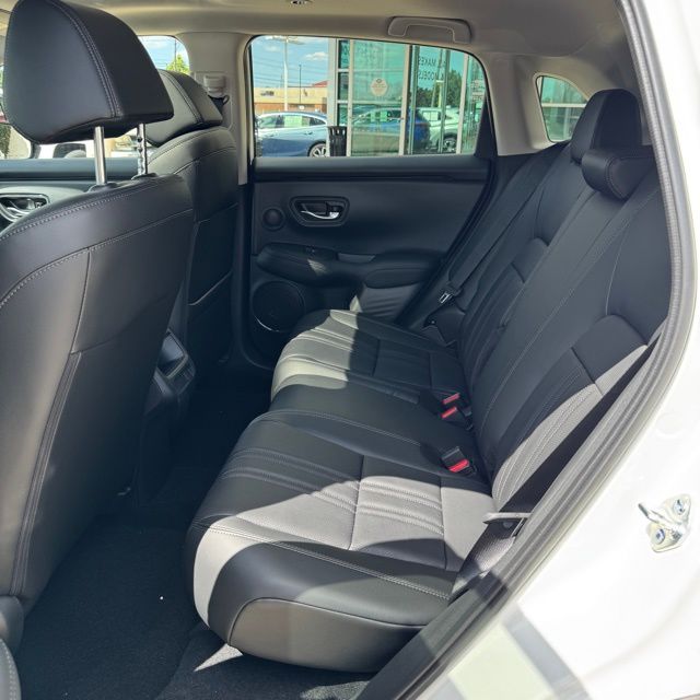 2026 Honda HR-V EX-L - Photo 11