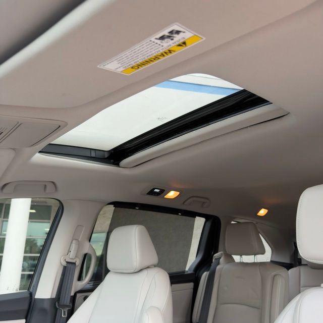 2025 Honda Odyssey EX-L - Photo 18