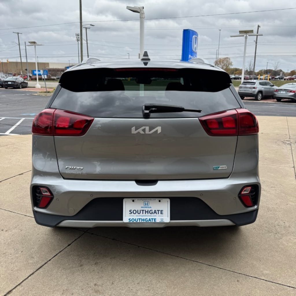 Used 2022 Kia Niro LXS SUV