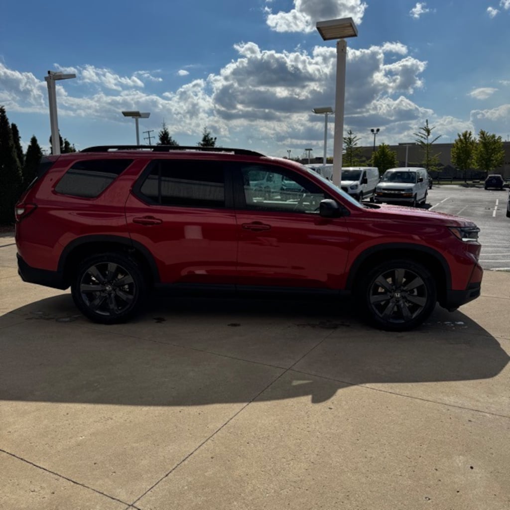 New 2025 Honda Pilot Sport SUV