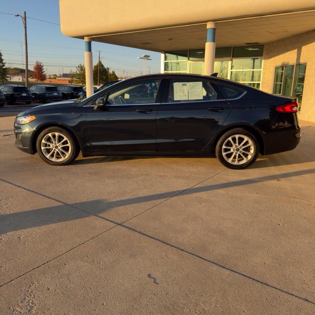 Used 2020 Ford Fusion SE with VIN 3FA6P0HD9LR230577 for sale in Southgate, MI