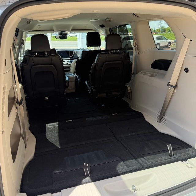 2024 Chrysler Pacifica Touring L - Photo 15