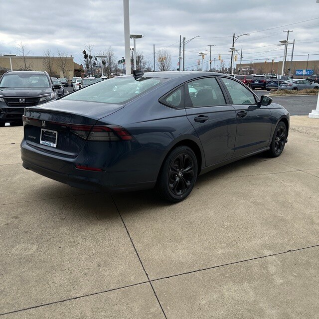 2025 Honda Accord SE photo 2