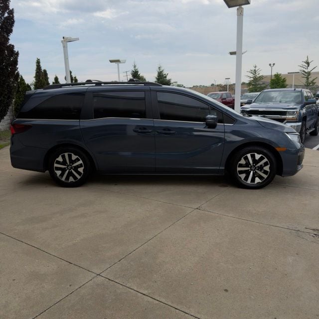 2025 Honda Odyssey EX-L - Photo 6