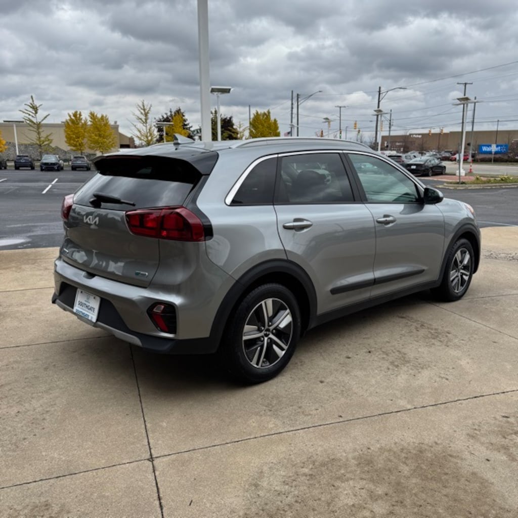 Used 2022 Kia Niro LXS SUV