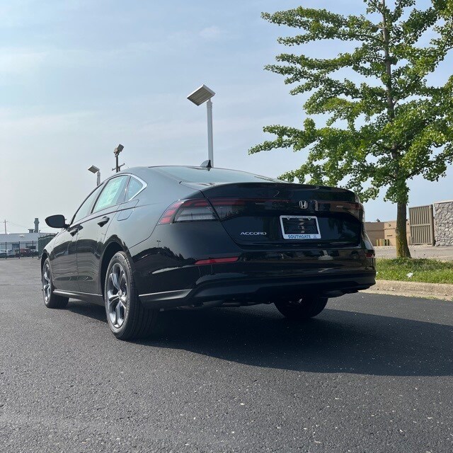 2023 Honda Accord EX photo 3
