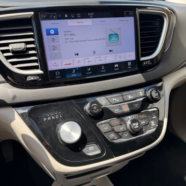 2024 Chrysler Pacifica Touring L - Photo 20