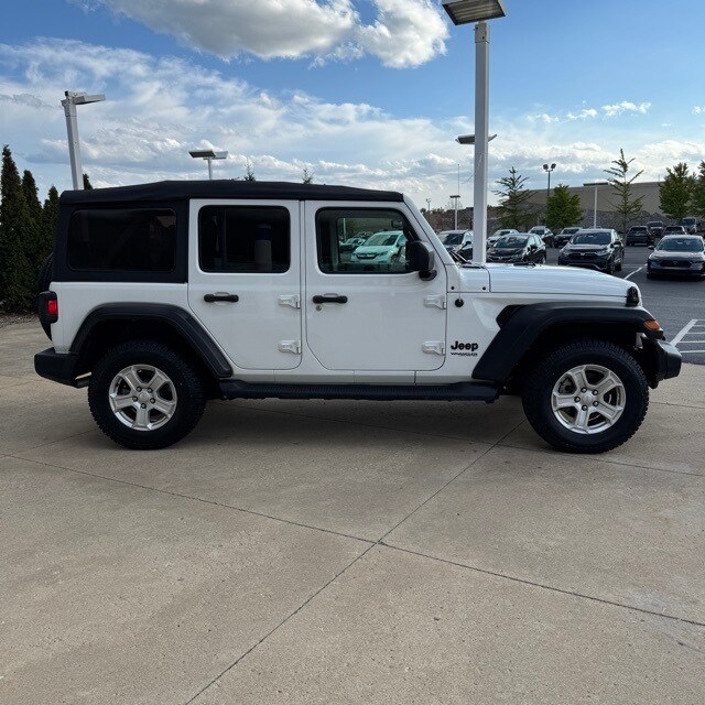 2022 Jeep Wrangler Unlimited Sport S photo 2