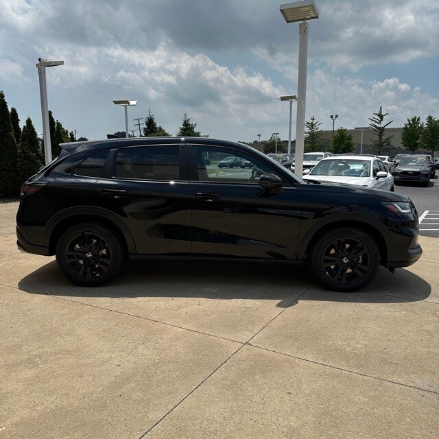 2026 Honda HR-V Sport photo 2