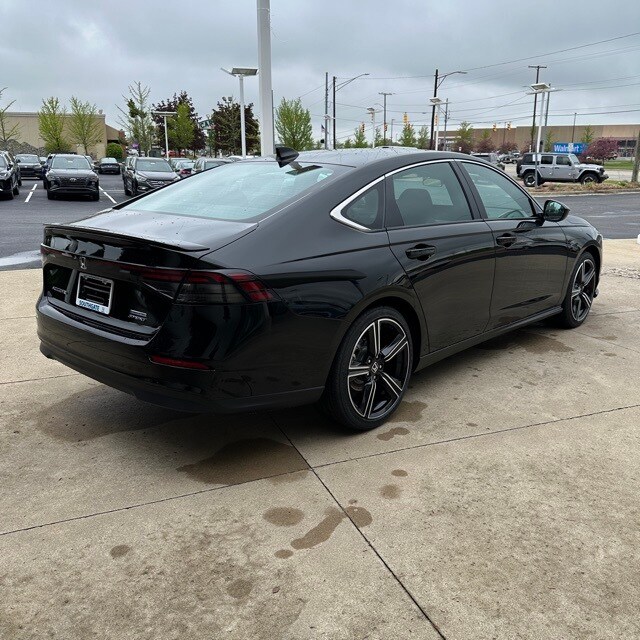 2025 Honda Accord Hybrid Sport photo 2