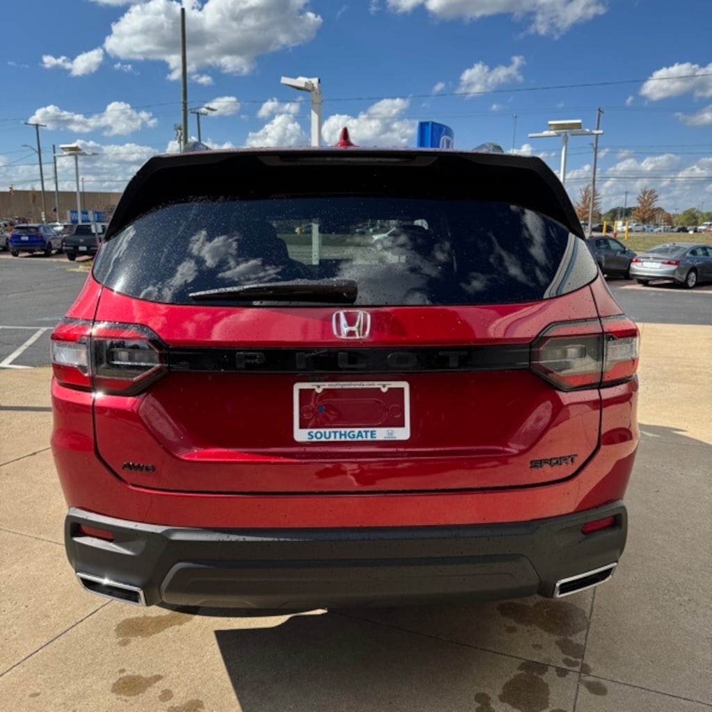 New 2025 Honda Pilot Sport SUV