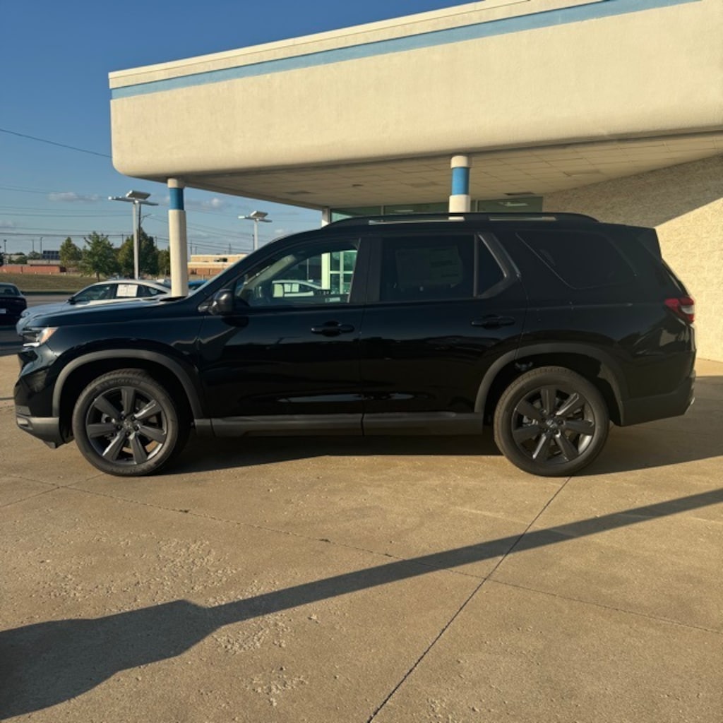 New 2025 Honda Pilot Sport SUV