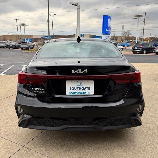 2024 Kia Forte LXS photo 3
