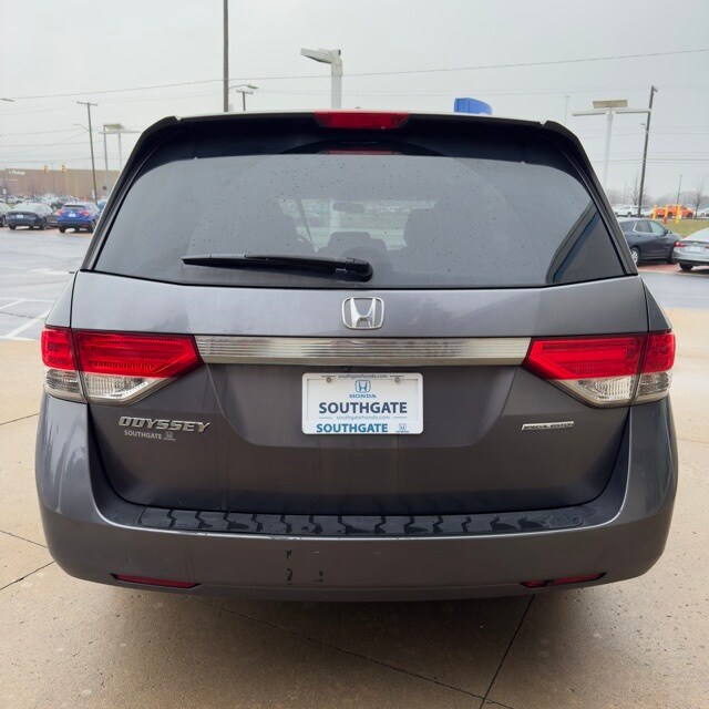 2016 Honda Odyssey SE photo 4