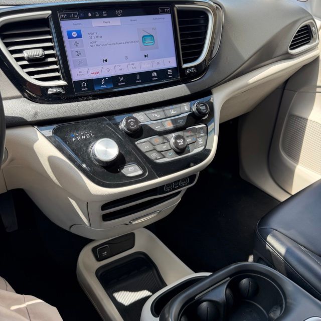 2024 Chrysler Pacifica Touring L - Photo 25