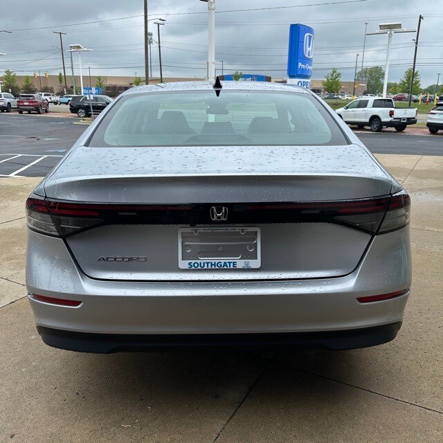 2025 Honda Accord SE photo 4