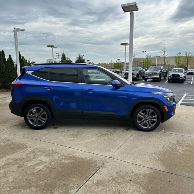 Used 2023 Kia Seltos S with VIN KNDEU2AA7P7402919 for sale in Southgate, MI