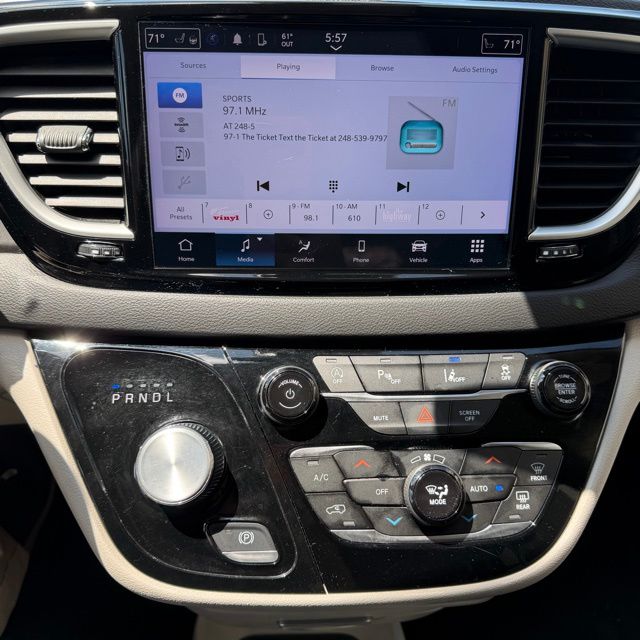 2024 Chrysler Pacifica Touring L - Photo 22